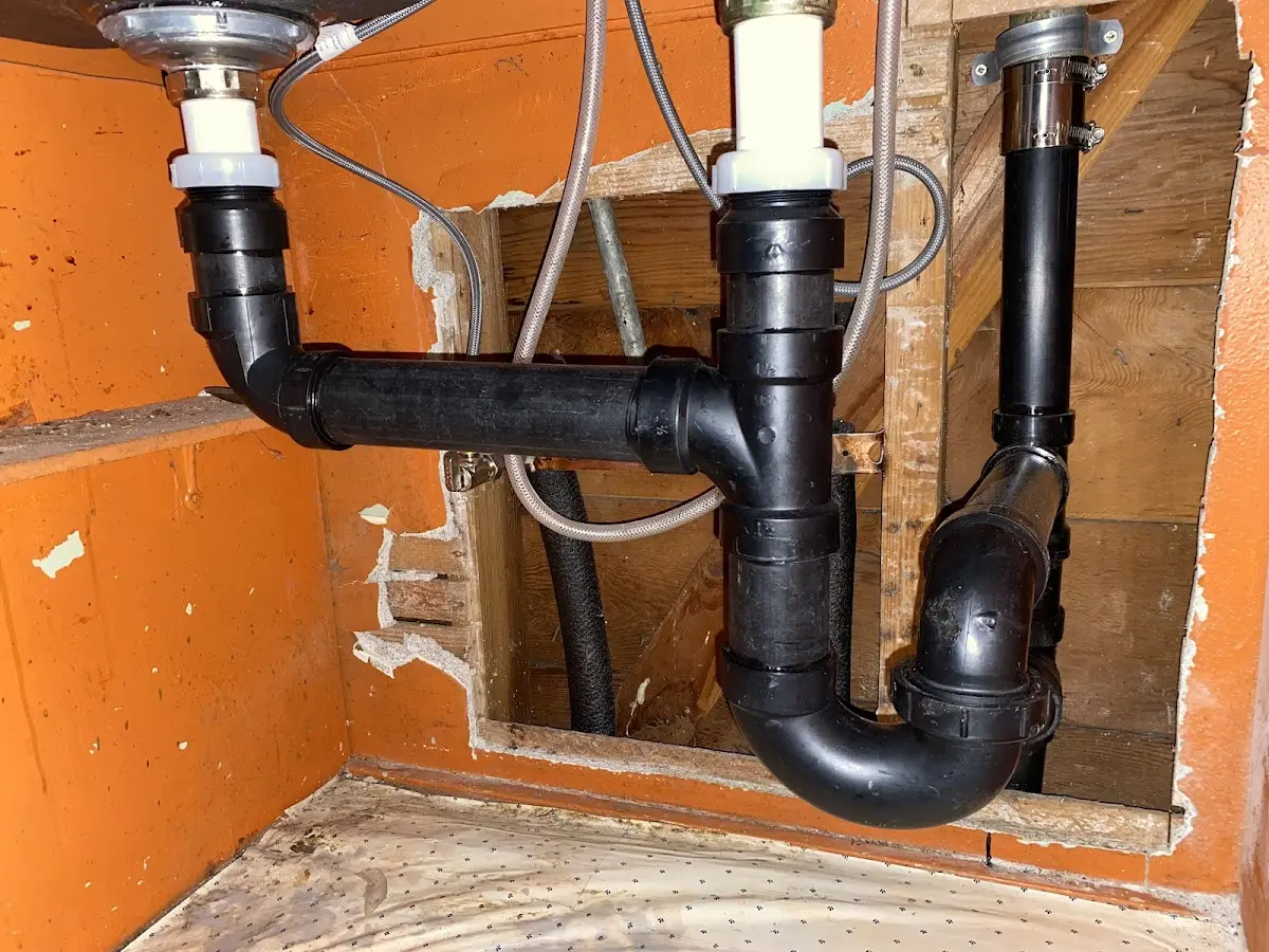 Professional Pipe Bursting equipment and tools on the job in Garden Ridge
